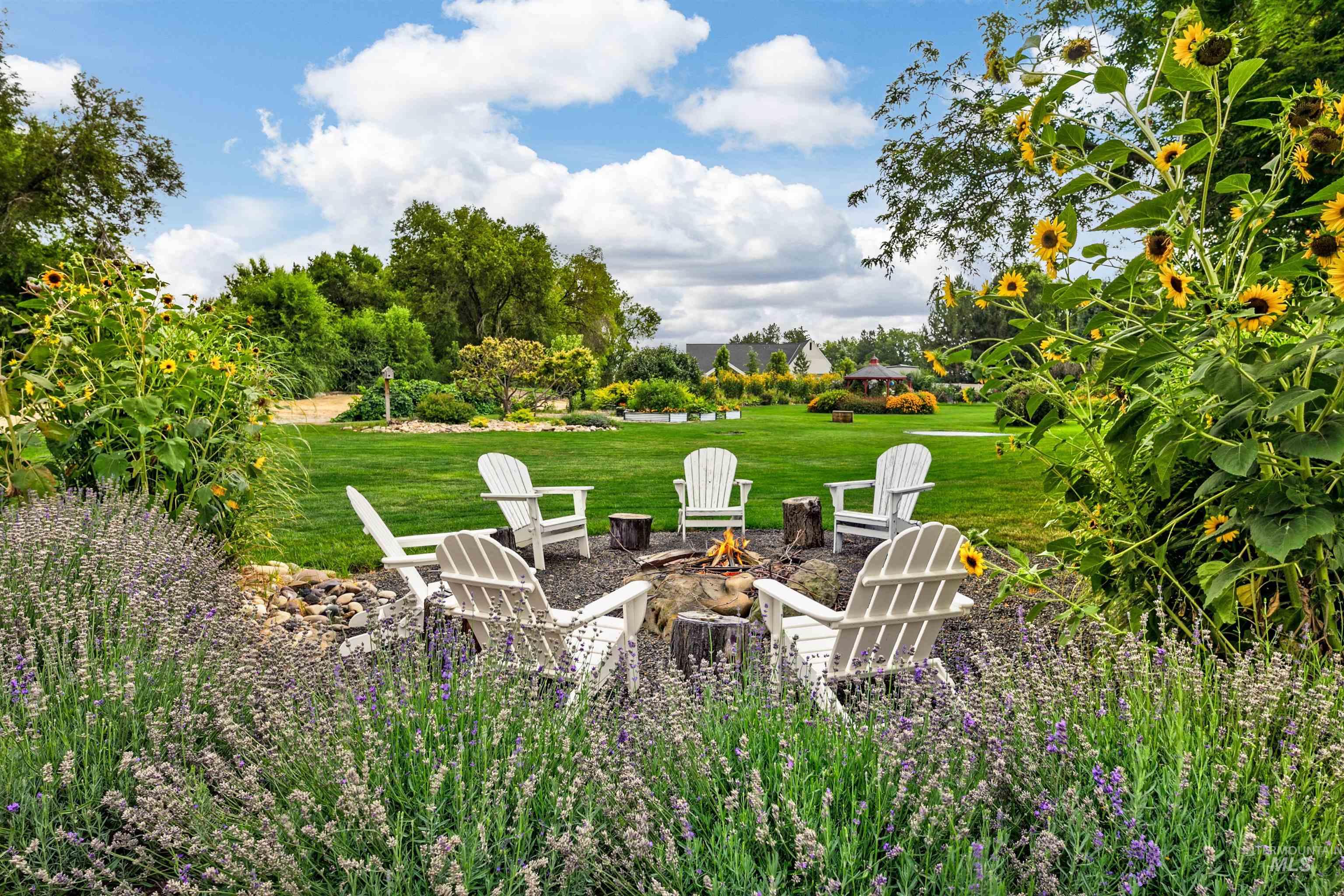 1962 N Spring Hollow Place