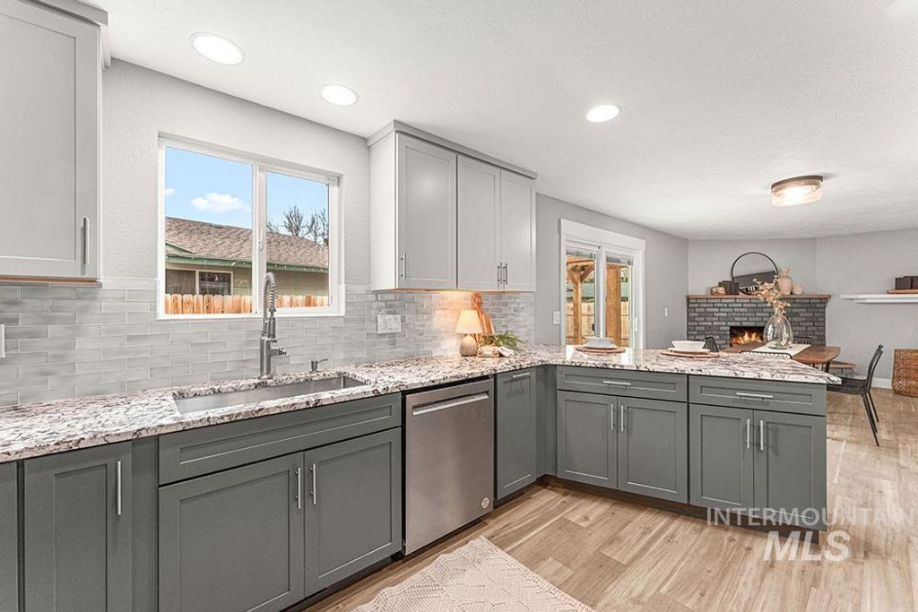 Photo of 670 S Berwick Dr, Boise, ID 83706 (MLS # 98986245)