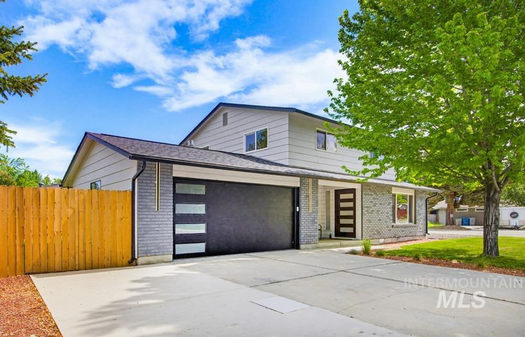 Photo of 670 S Berwick Dr, Boise, ID 83706 (MLS # 98986245)