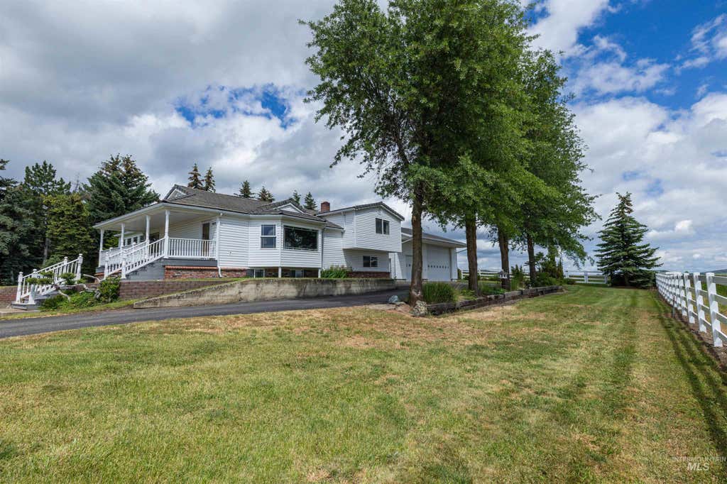 Photo of 802 Foster Ave, CottonWood, ID 83522 (MLS # 98989694)