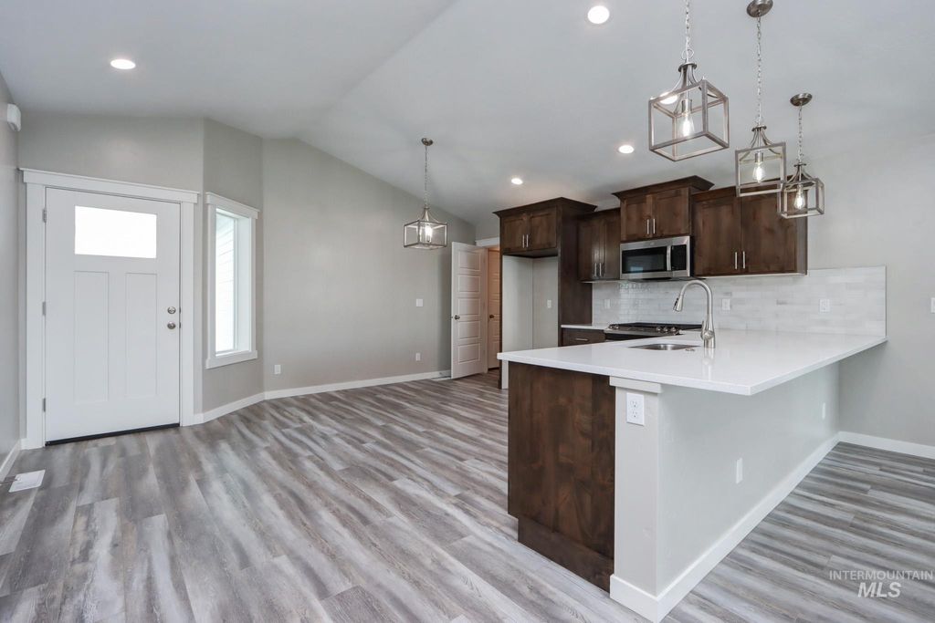 Photo of 980 Campbell St, Vale, OR 97918 (MLS # 98984636)