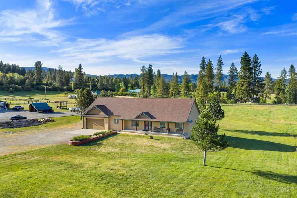 Photo of 23 Veterinary Way, Garden Valley, ID 83622 (MLS # 98976716)
