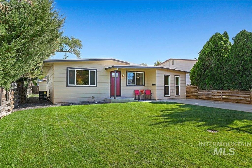 Photo of 1718 S Euclid Ave, Boise, ID 83706 (MLS # 98964453)