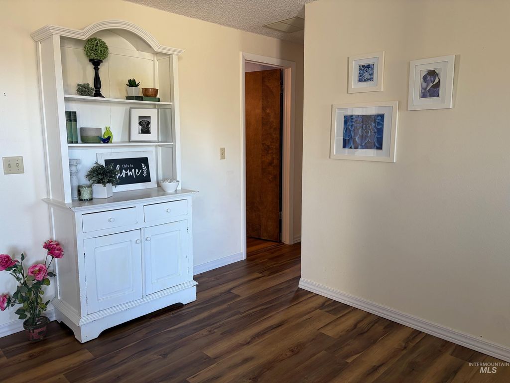 Photo of 711 W Elm St, Caldwell, ID 83605 (MLS # 98979892)