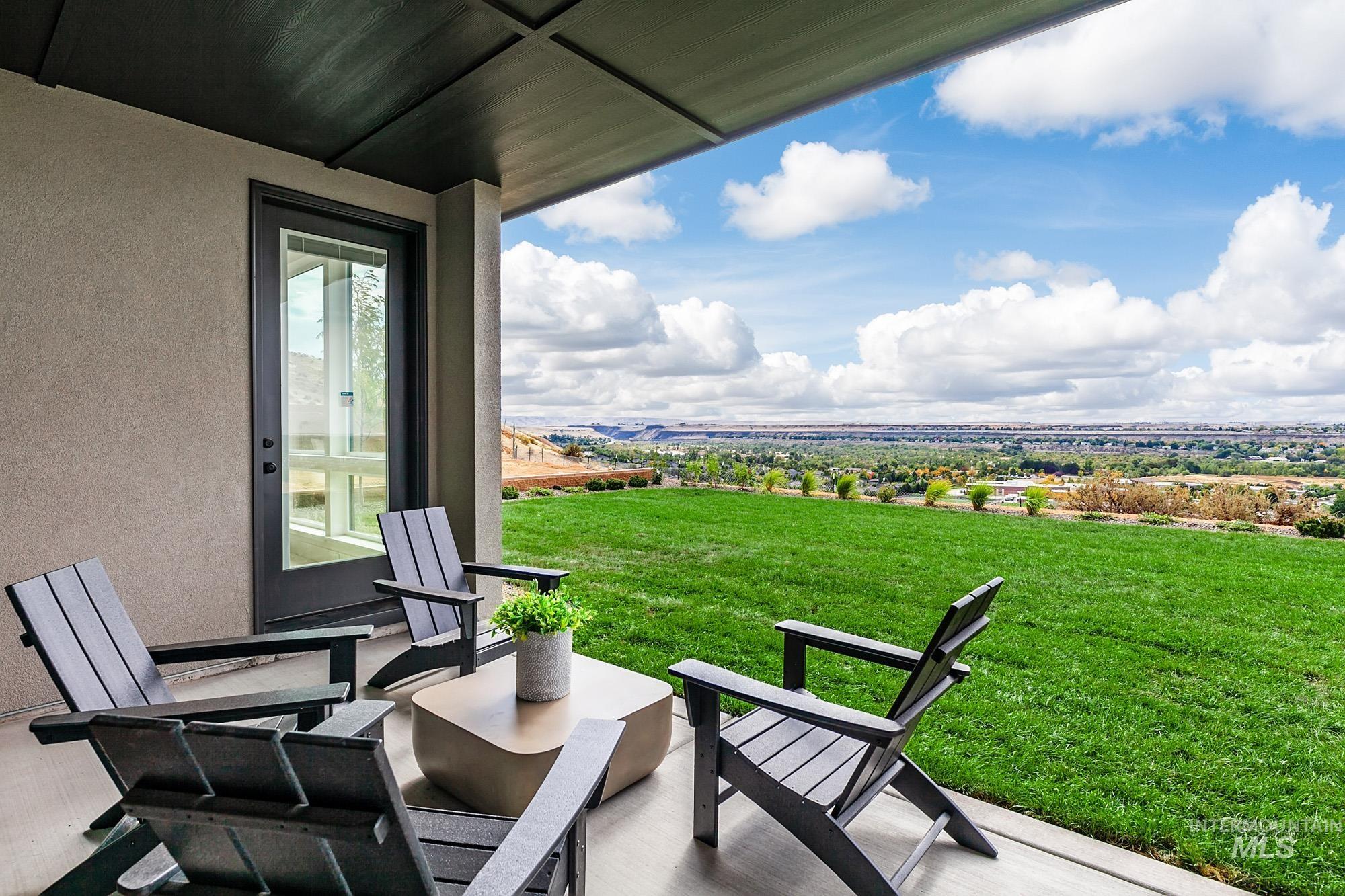 Covered patio with concrete flooring