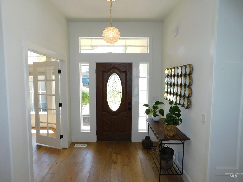 Photo of 2616 Toma Ct, Nampa, ID 83686 (MLS # 98984973)