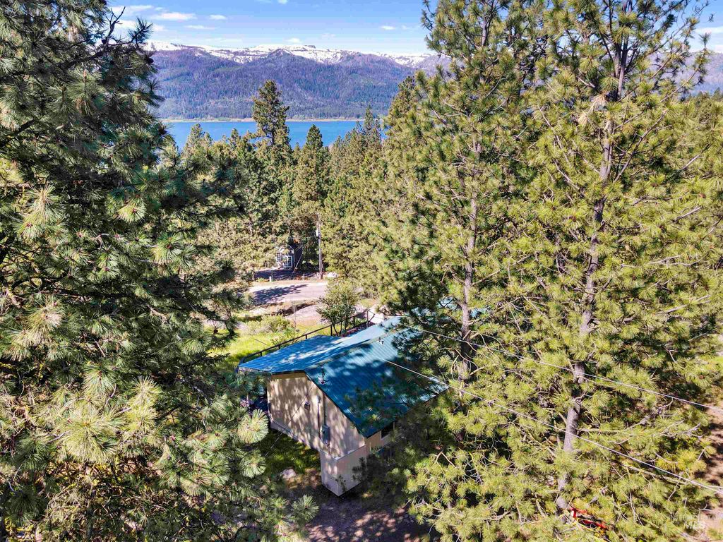 Photo of 3 Laguna Place, Cascade, ID 83611 (MLS # 98987473)