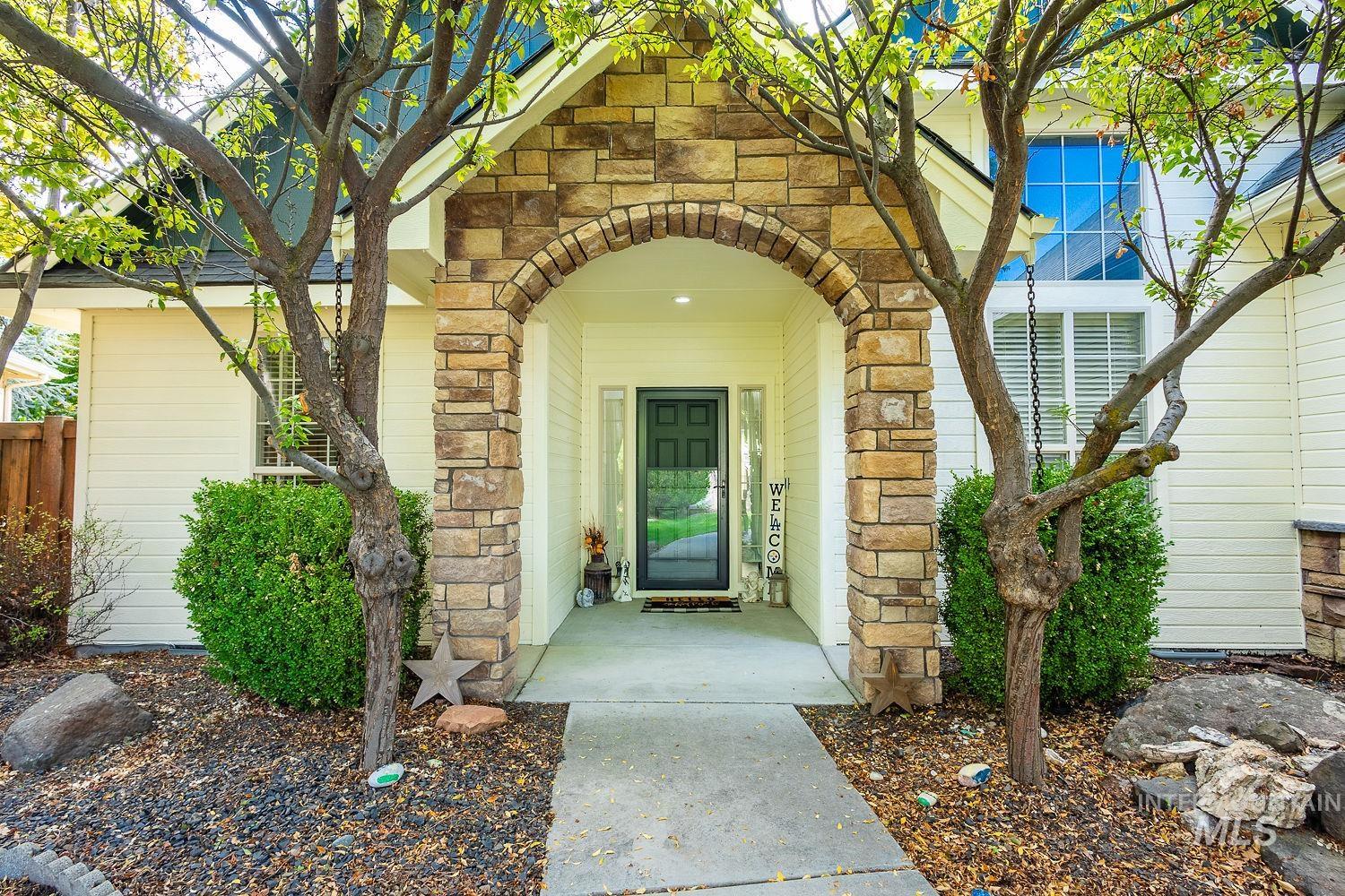 1661 W Puzzle Creek Dr.