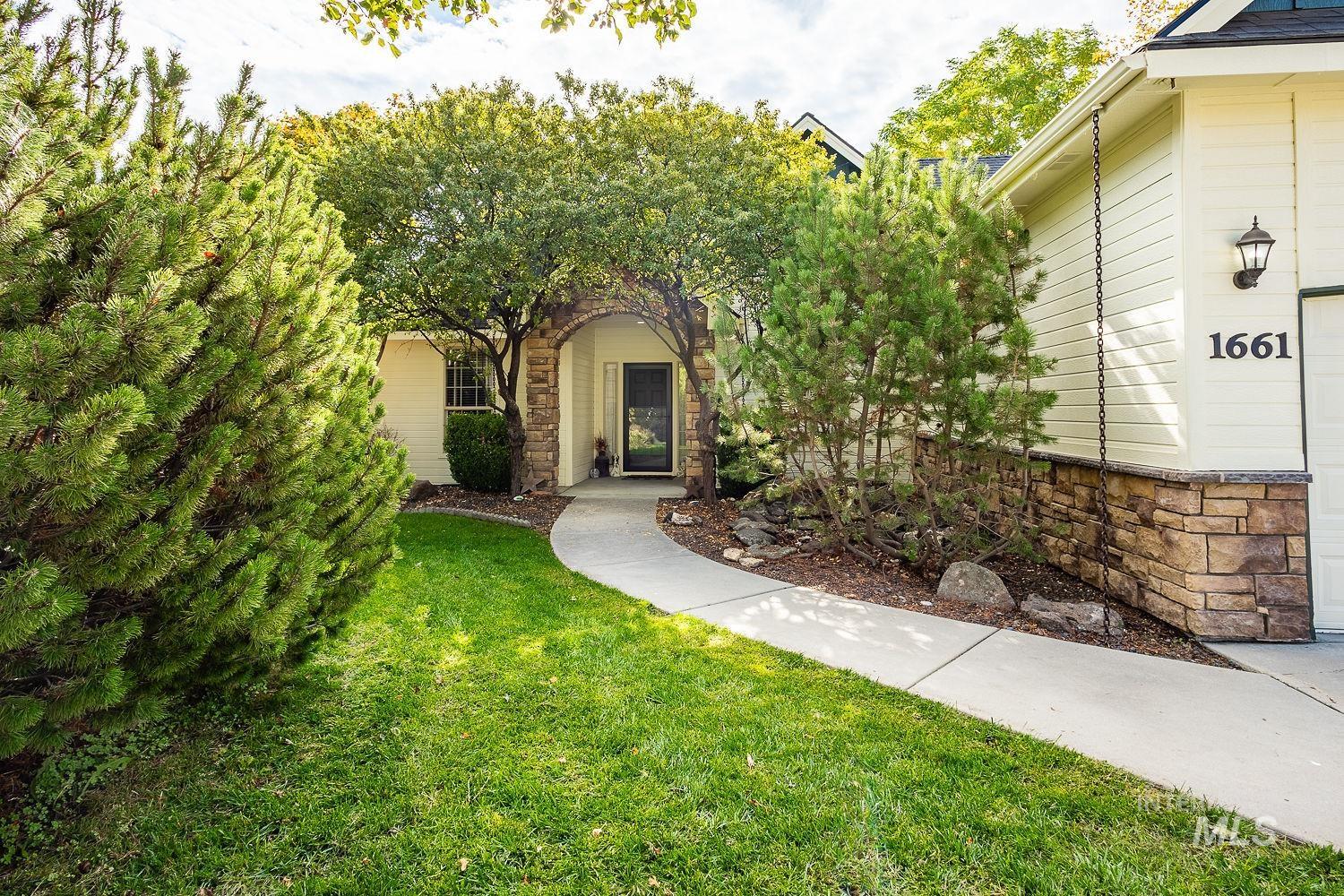1661 W Puzzle Creek Dr.