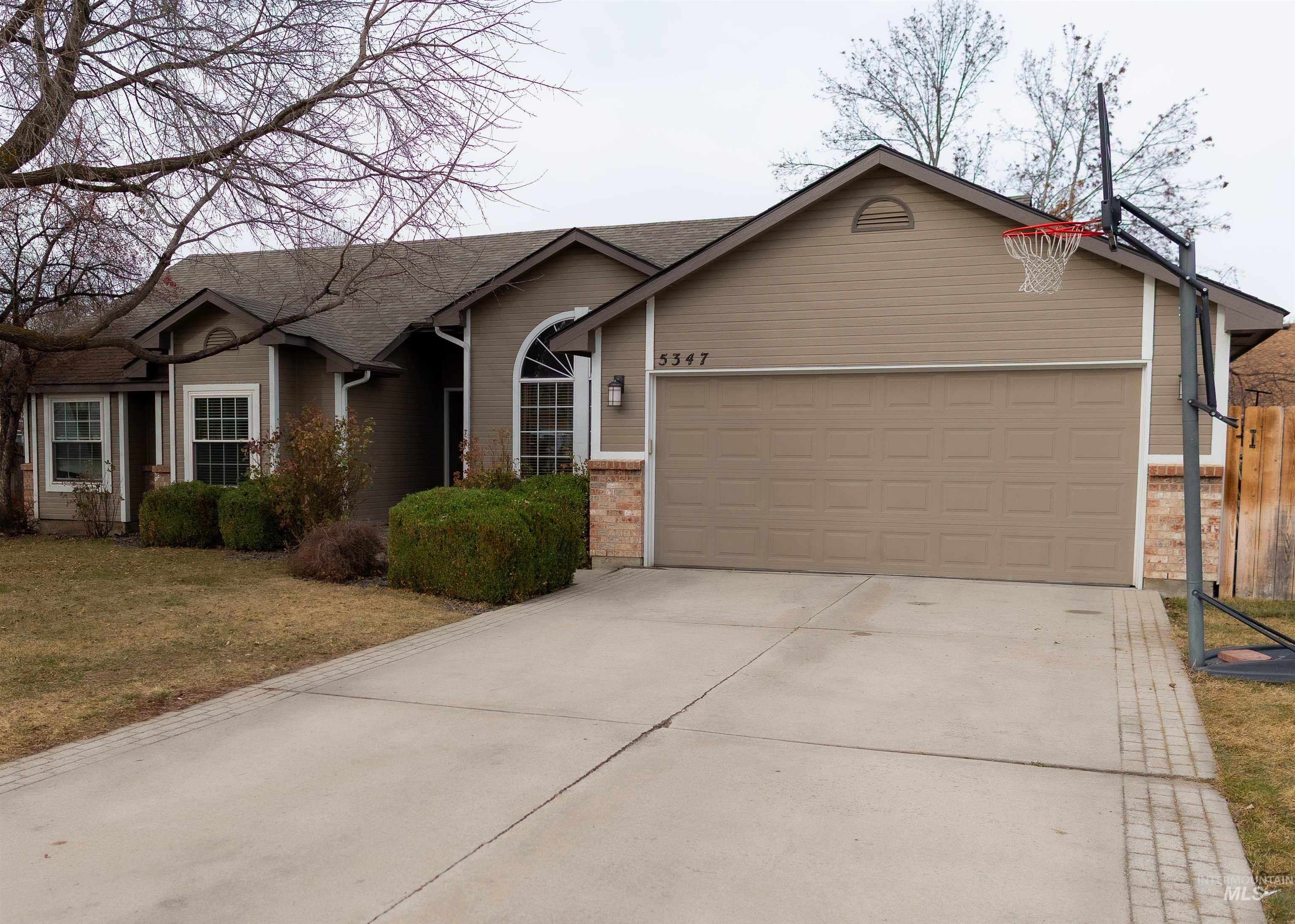 5347 N Black Spruce Place