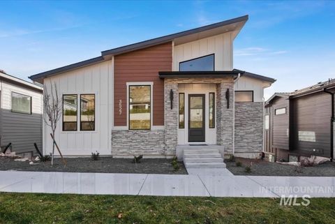 Photo of 3527 E Warm Springs Ave, Boise, ID 83716 (MLS # 98967282)
