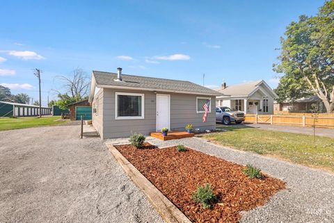 Photo of 107 W Midway St, Filer, ID 83301 (MLS # 98994802)