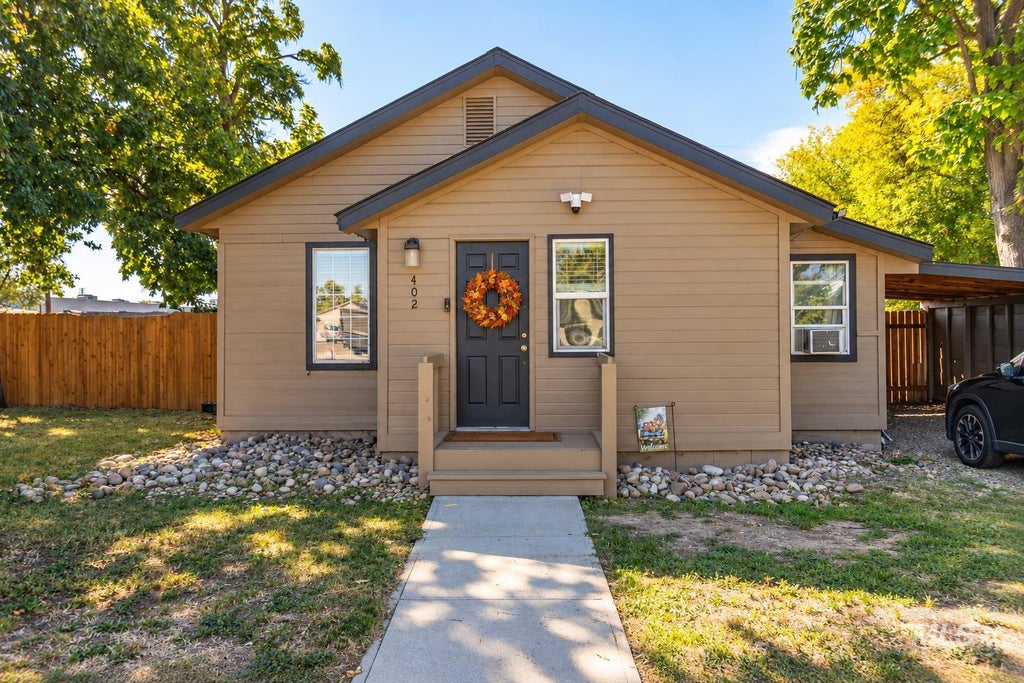 Photo of 402 SW 4th ST, Fruitland, ID 83619 (MLS # 99001752)