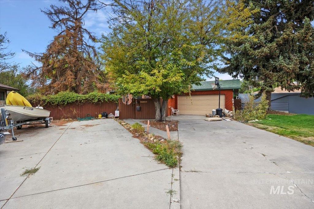 Photo of 385 Sunrise Blvd N, Twin Falls, ID 83301 (MLS # 98963914)