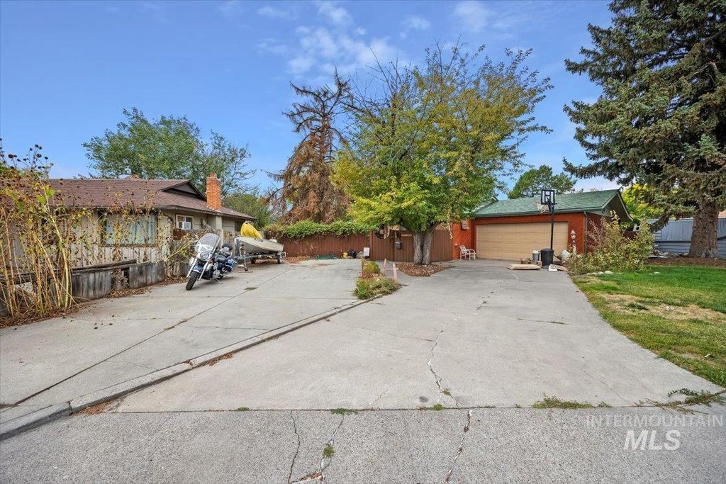 Photo of 385 Sunrise Blvd N, Twin Falls, ID 83301 (MLS # 98963914)