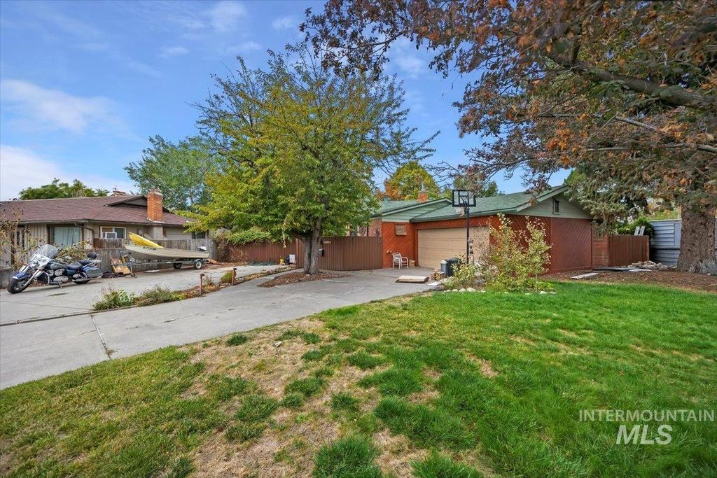 Photo of 385 Sunrise Blvd N, Twin Falls, ID 83301 (MLS # 98963914)
