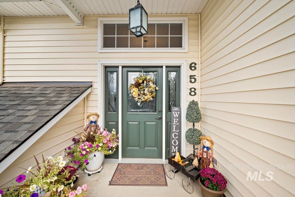 Photo of 658 Conestoga Dr, Moscow, ID 83843 (MLS # 98963715)