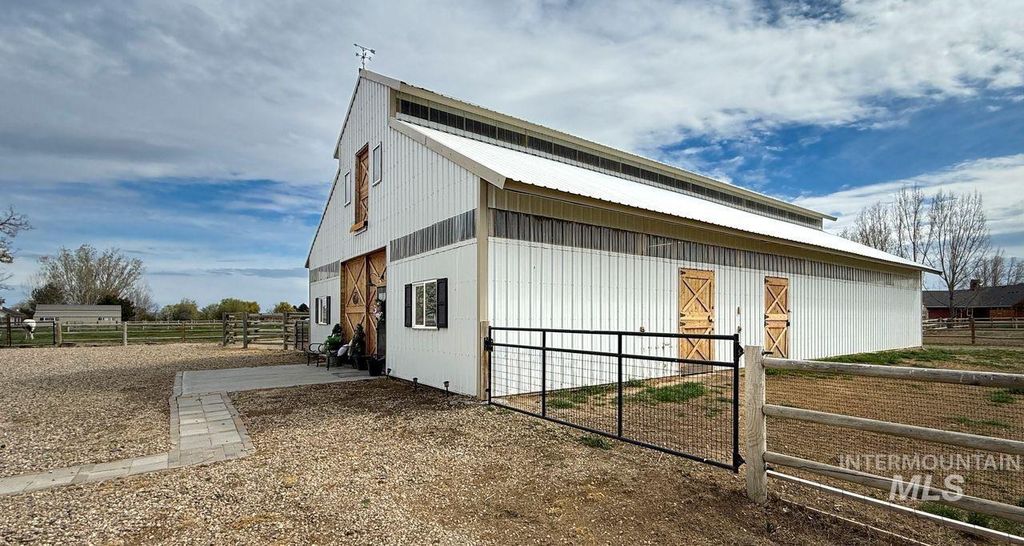 Photo of 2675 Kings Way Drive, Homedale, ID 83628 (MLS # 98980157)