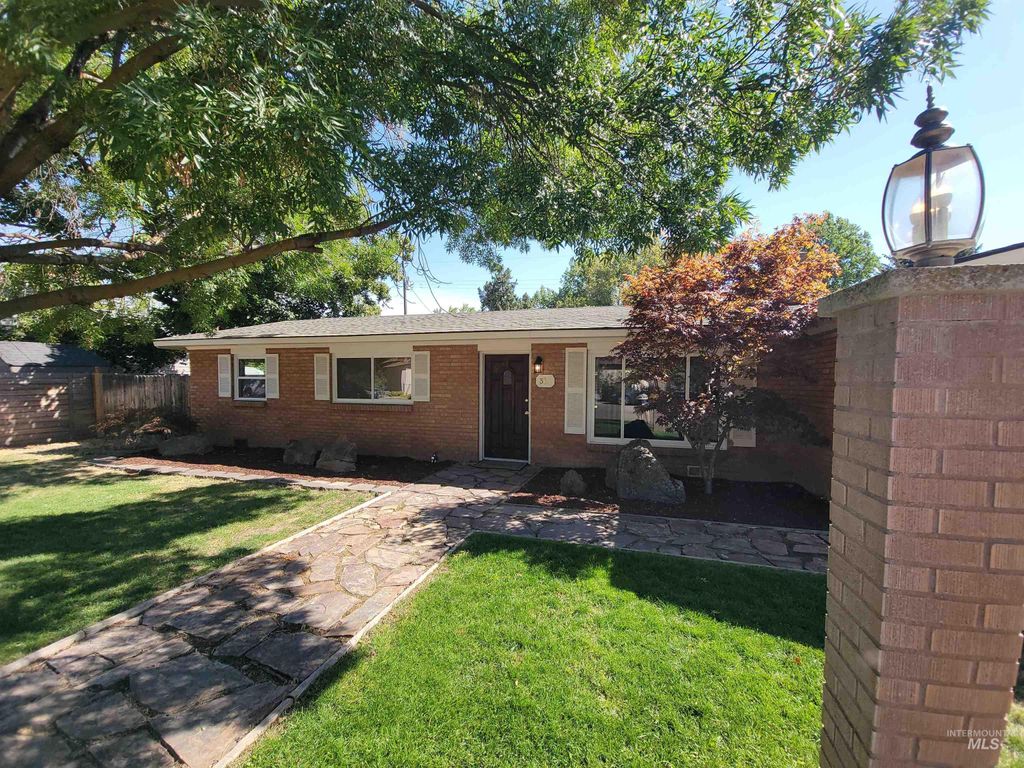 Photo of 315 Melrose St, Boise, ID 83706 (MLS # 98966449)