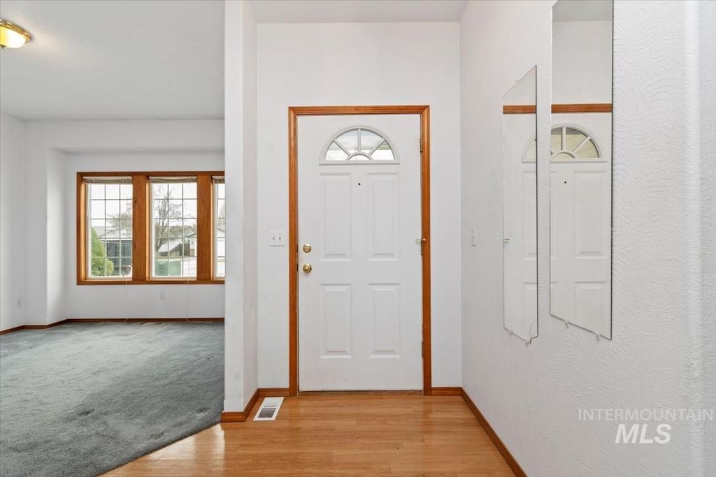 Photo of 2305 E Oakridge St, Boise, ID 83716 (MLS # 98978470)