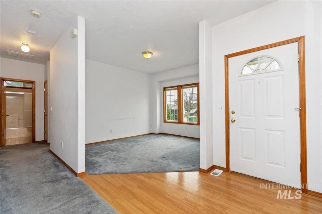 Photo of 2305 E Oakridge St, Boise, ID 83716 (MLS # 98978470)