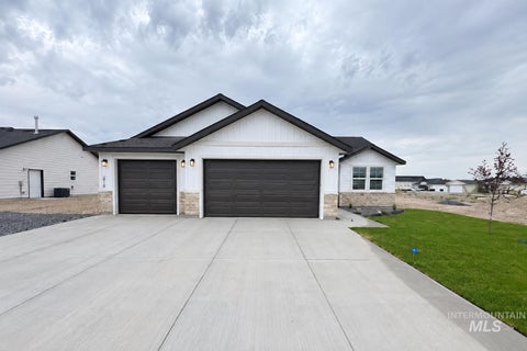 Photo of 979 Tunnel St, Twin Falls, ID 83301 (MLS # 99000540)