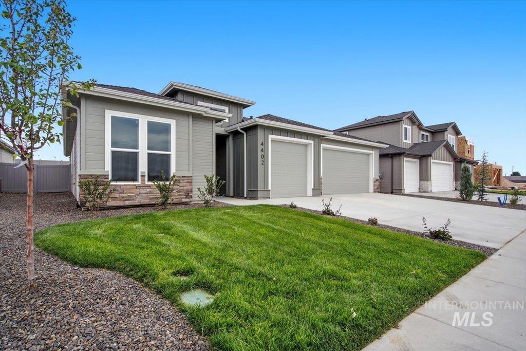 Photo of 4402 E Dillinger St, Nampa, ID 83651 (MLS # 98999422)
