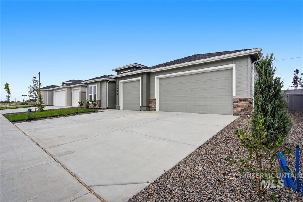 Photo of 4402 E Dillinger St, Nampa, ID 83651 (MLS # 98999422)