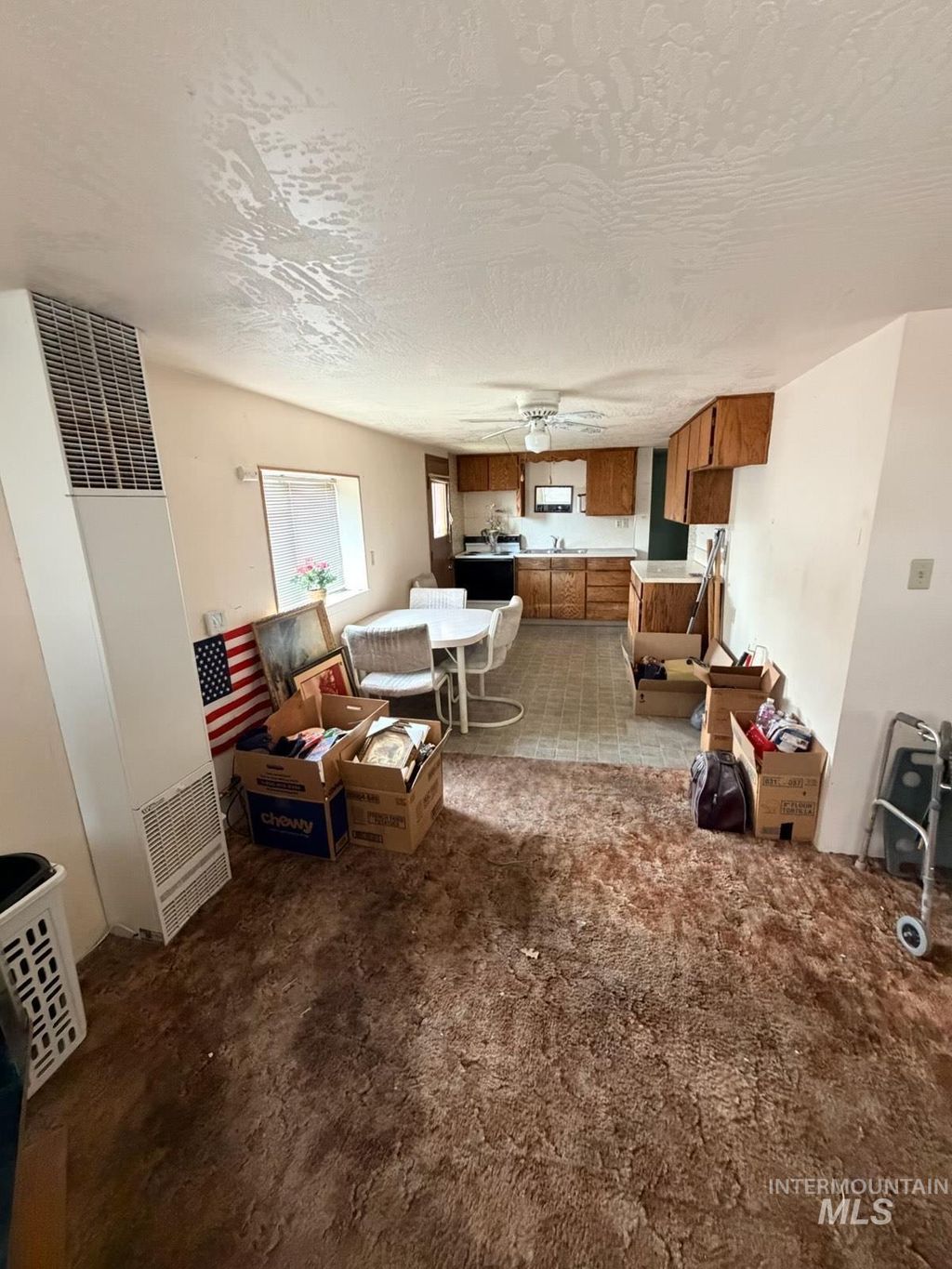 Photo of 718 E Belmont St, Caldwell, ID 83605 (MLS # 98969187)