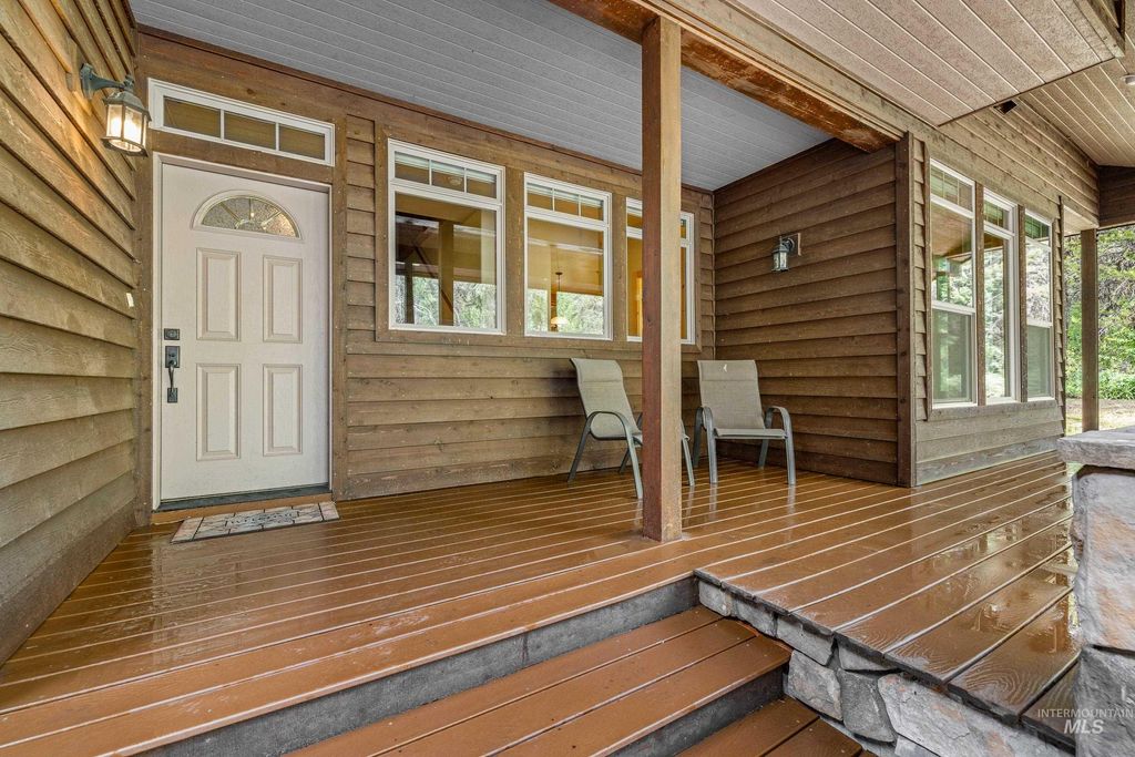 Photo of 14199 Franklin Rd, McCall, ID 83638 (MLS # 98987059)