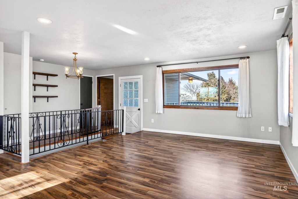 Photo of 6621 E Willow Ave, Nampa, ID 83687 (MLS # 98973803)