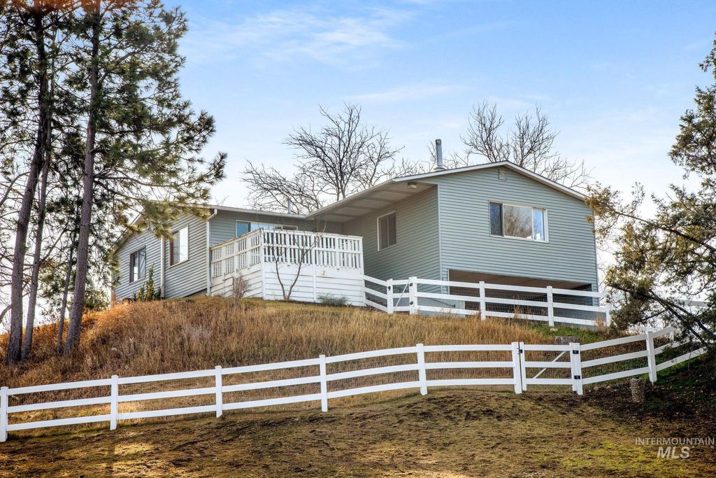 Photo of 6621 E Willow Ave, Nampa, ID 83687 (MLS # 98973803)