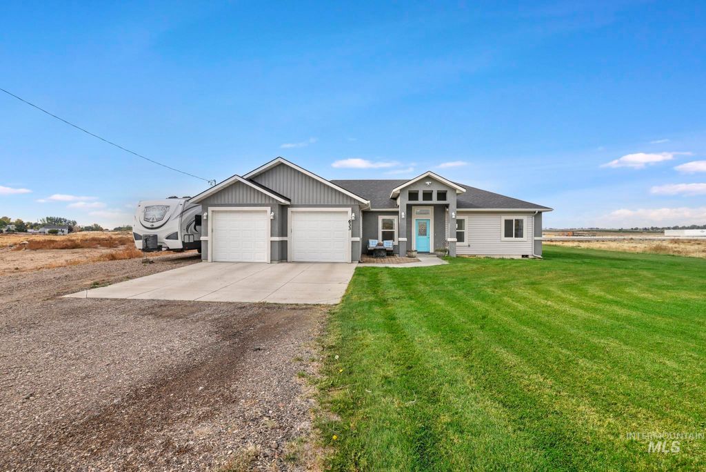 Photo of 633 Pioneer Mountain Loop, Jerome, ID 83338 (MLS # 98964988)
