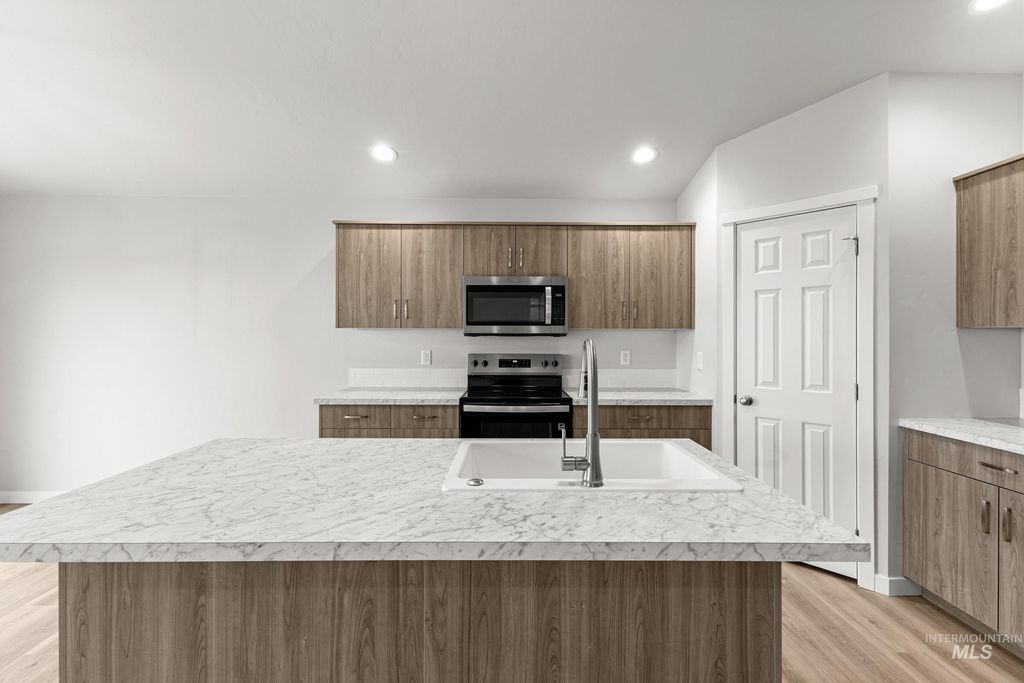 Photo of 582 Oliver St, Emmett, ID 83617 (MLS # 98985456)