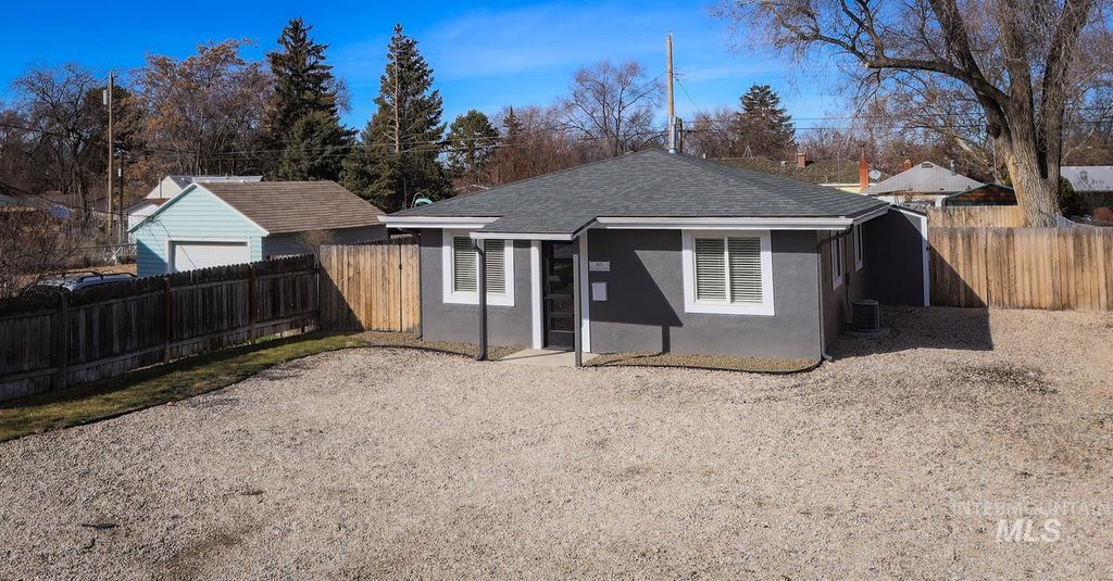 Photo of 1411 11th Avenue South Ave, Nampa, ID 83651 (MLS # 98975547)