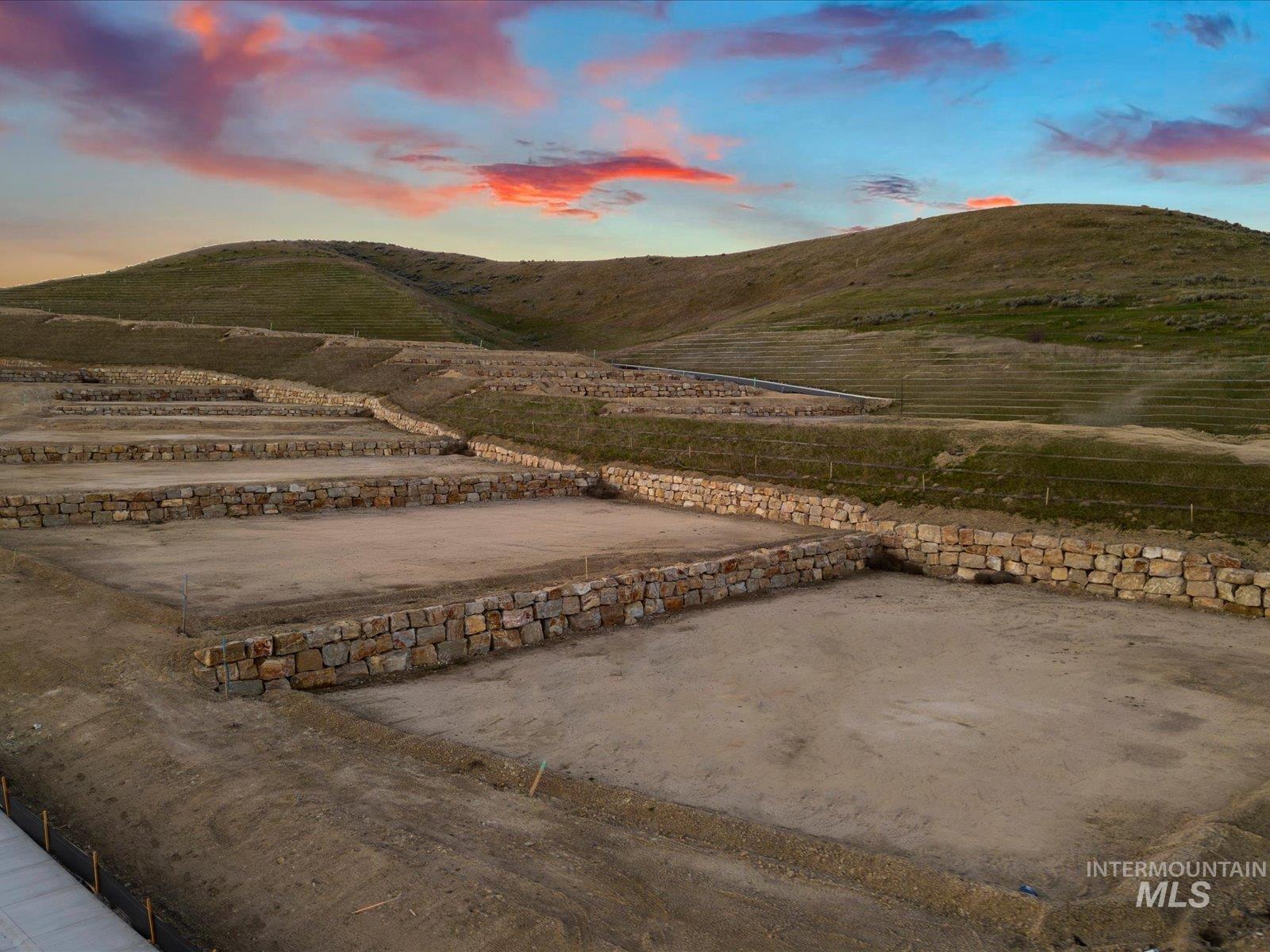 13400 N Summit View Way