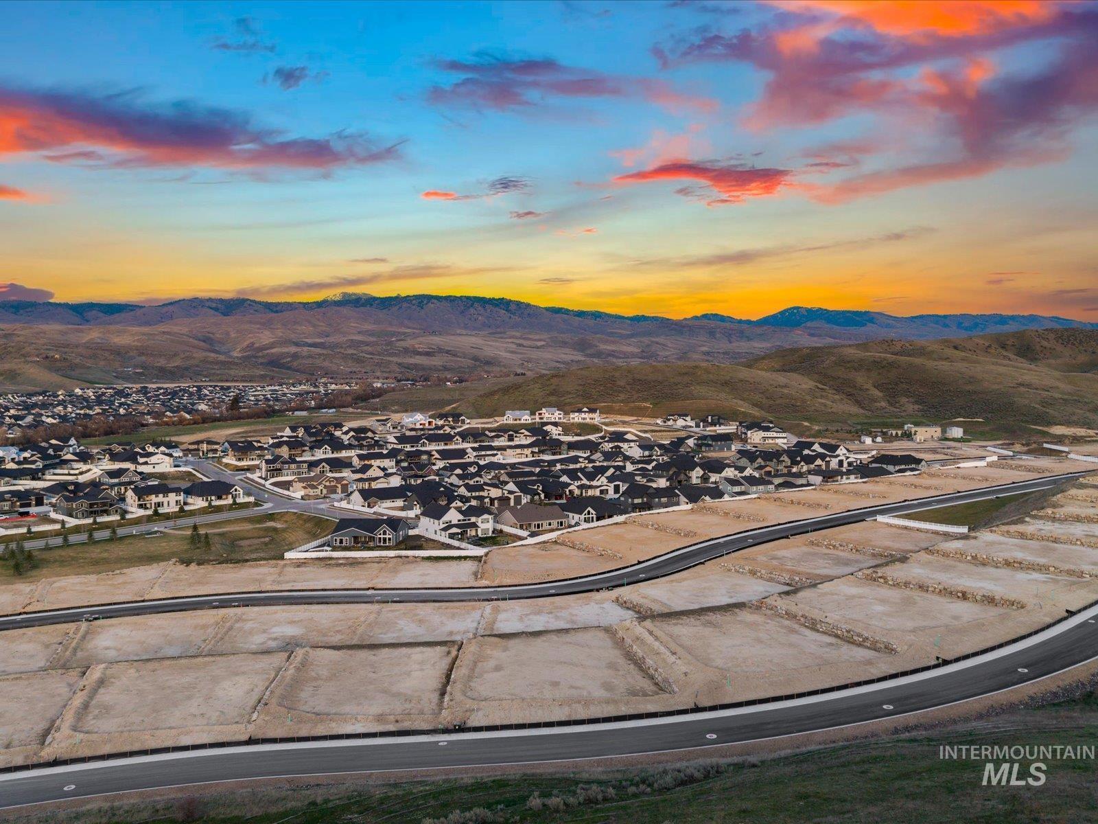 13400 N Summit View Way