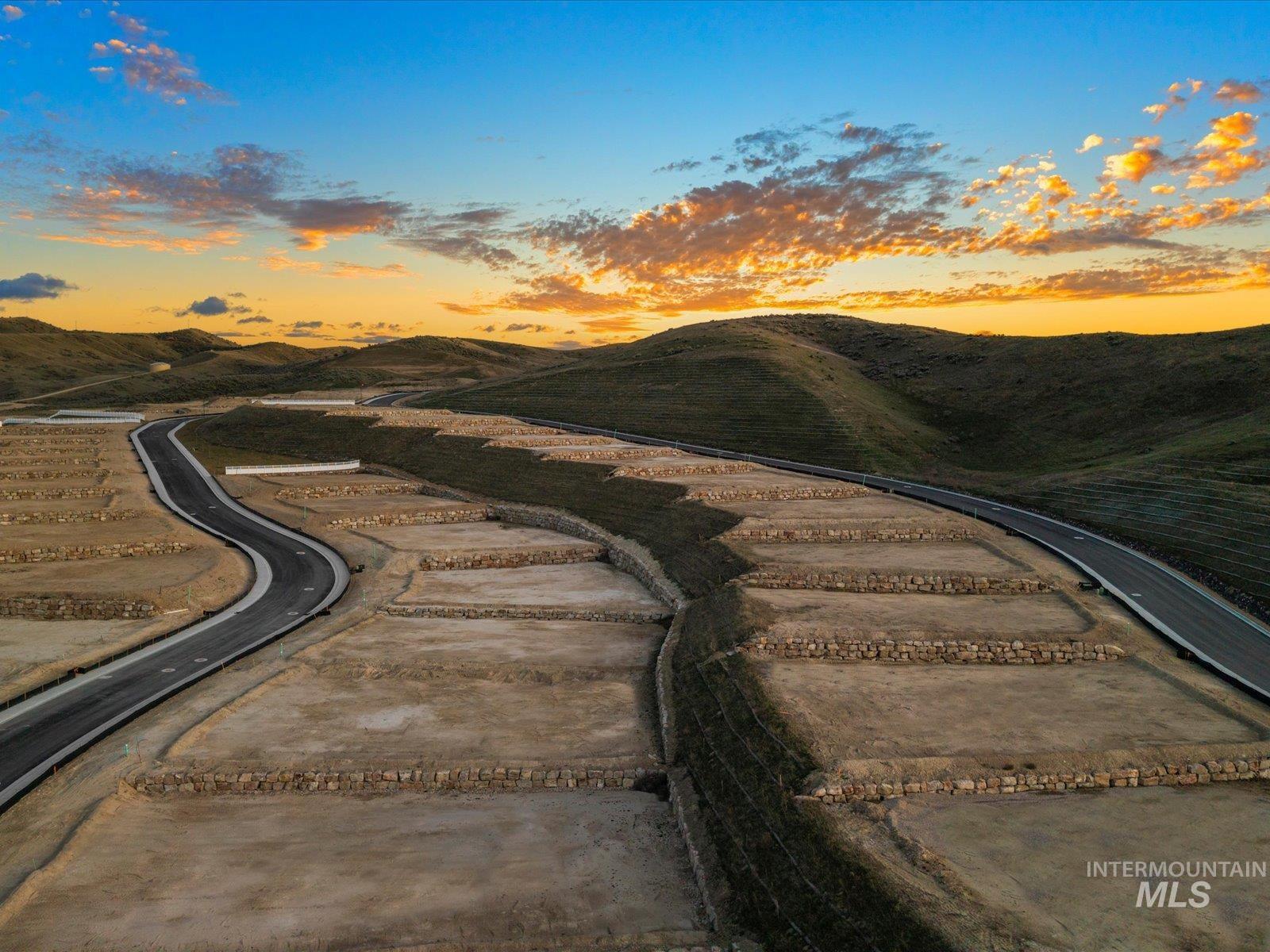 13400 N Summit View Way