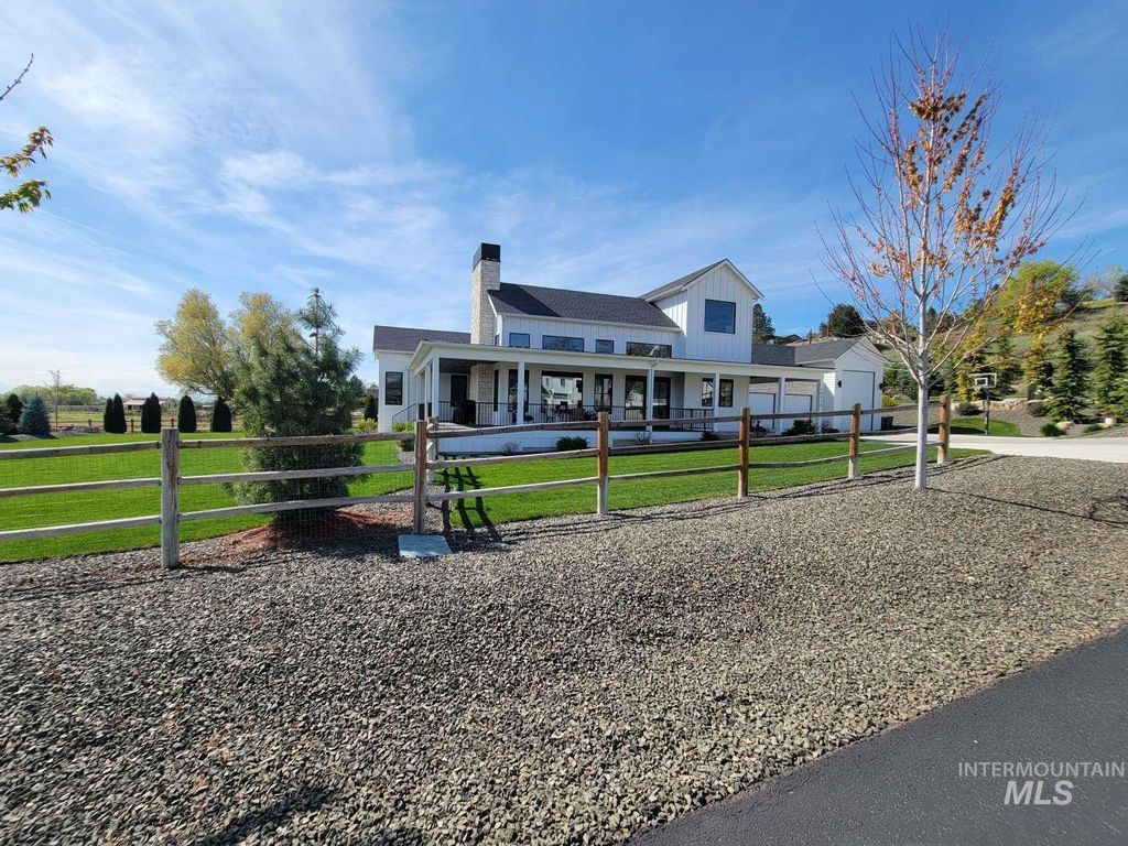 Photo of 10510 Ryken Meadows Ln, Star, ID 83669 (MLS # 98983610)