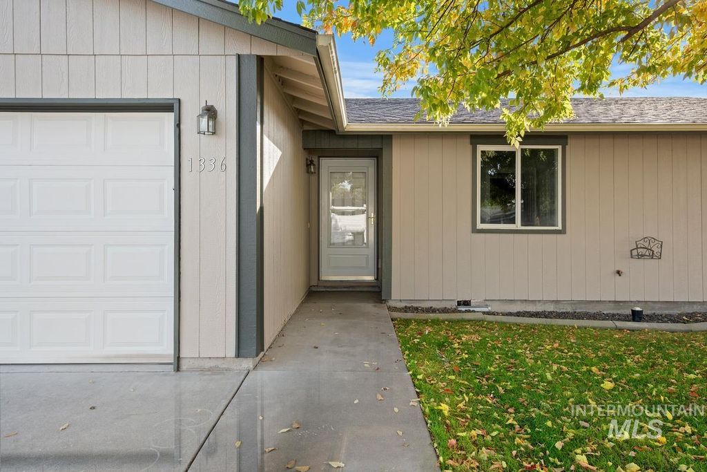 Photo of 1336 N 1st St, Payette, ID 83661 (MLS # 98964576)