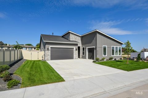 Photo of 5321 Sparky Ave, Caldwell, ID 83607 (MLS # 98987625)
