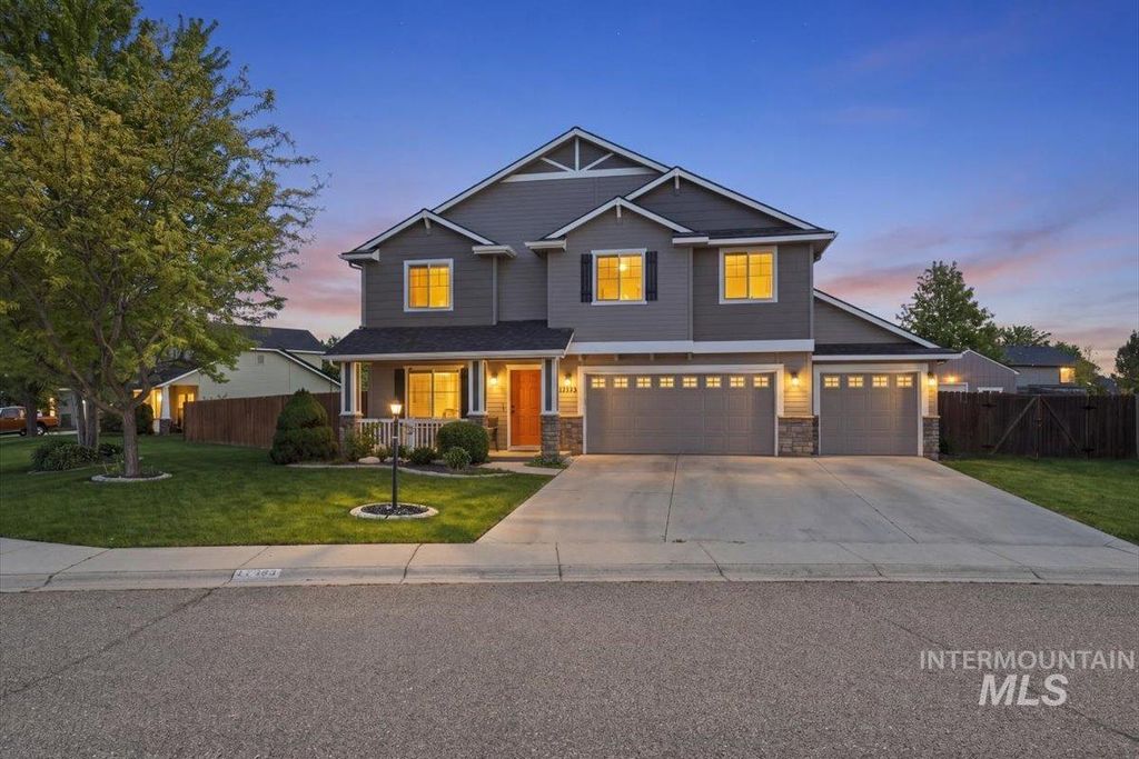 Photo of 17383 N Chouteau Ave, Nampa, ID 83687 (MLS # 98985156)
