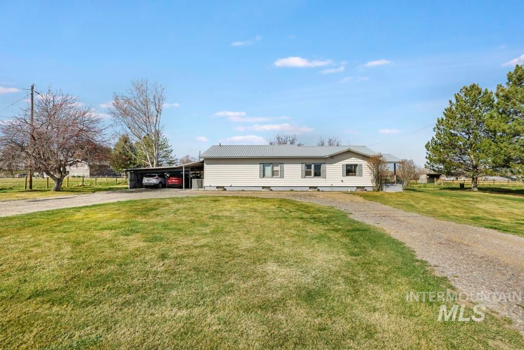 Photo of 3985 N 2300 E, Filer, ID 83328 (MLS # 98978529)
