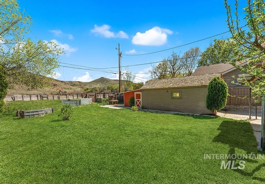 Photo of 426 N Bacon Dr, Boise, ID 83712 (MLS # 98981357)