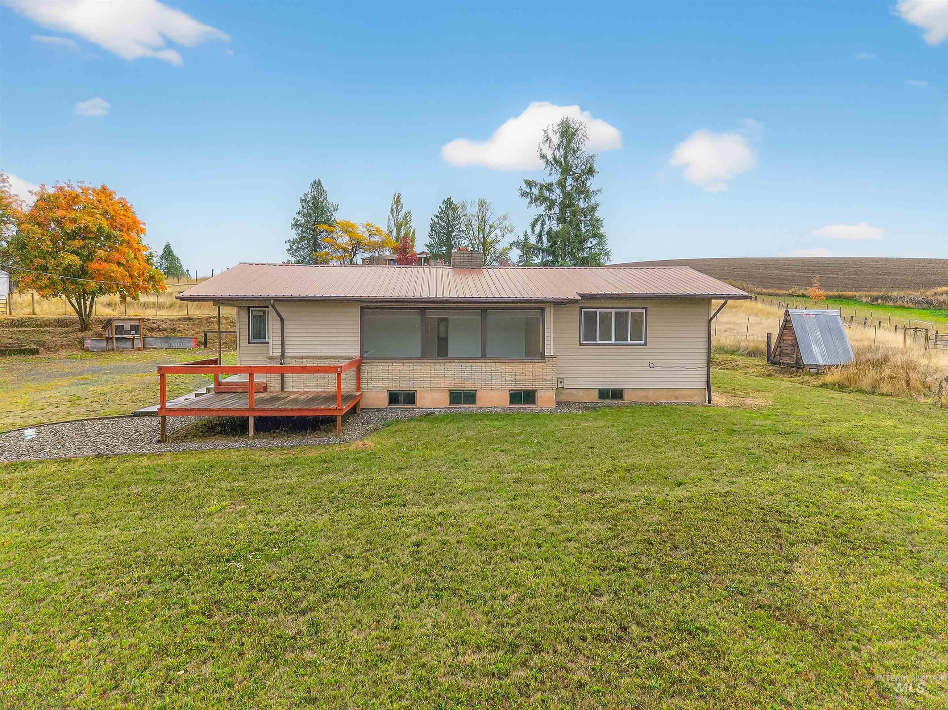 33818 North Rd