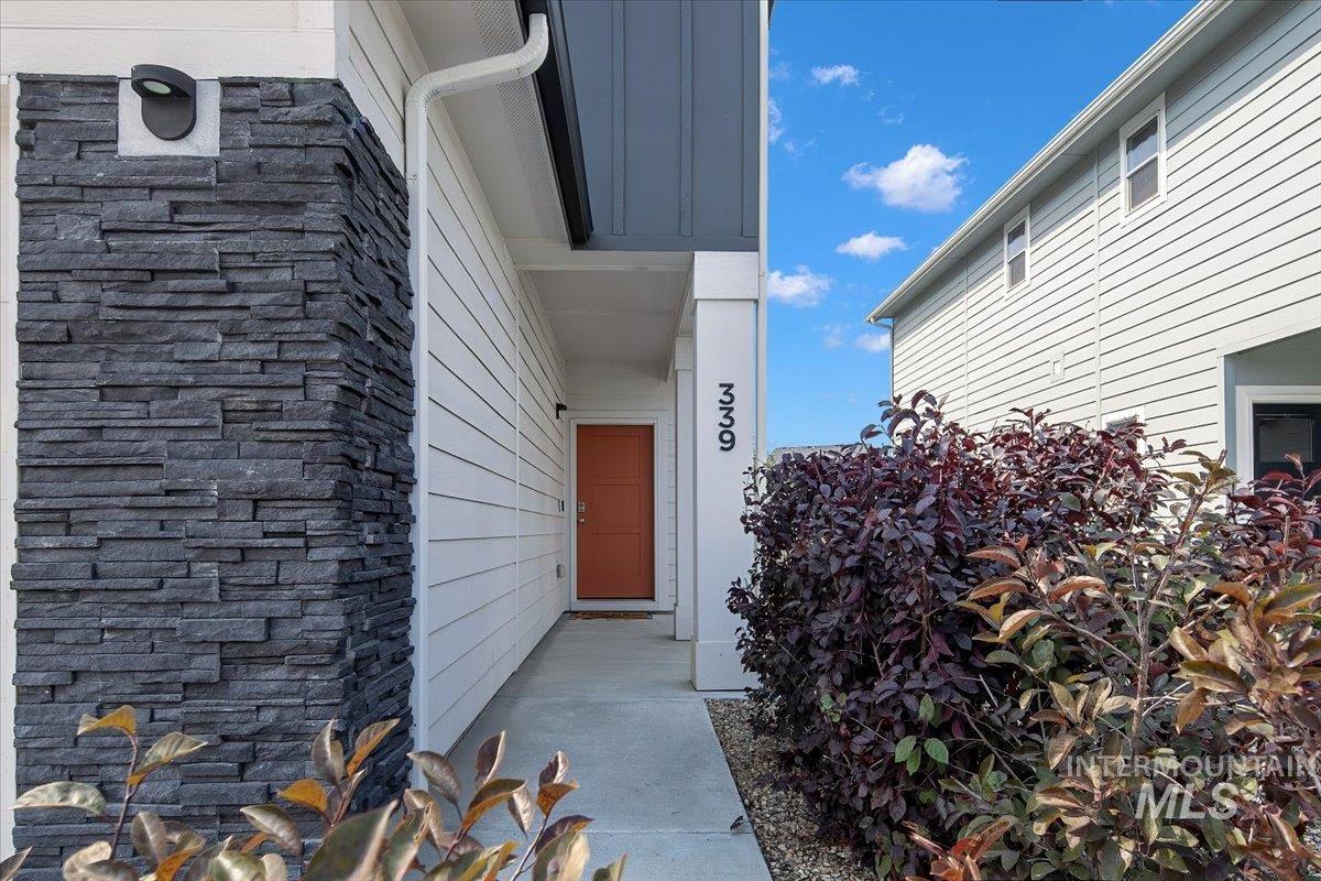 339 S Sunset Point Way