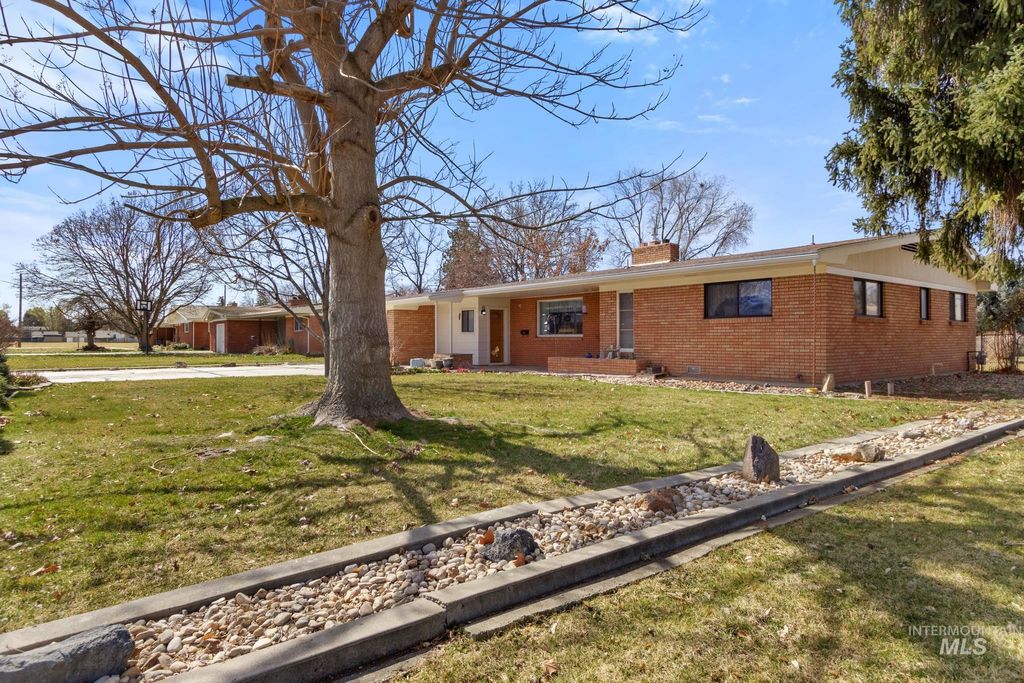 Photo of 507 S State St, Nampa, ID 83686 (MLS # 98977773)