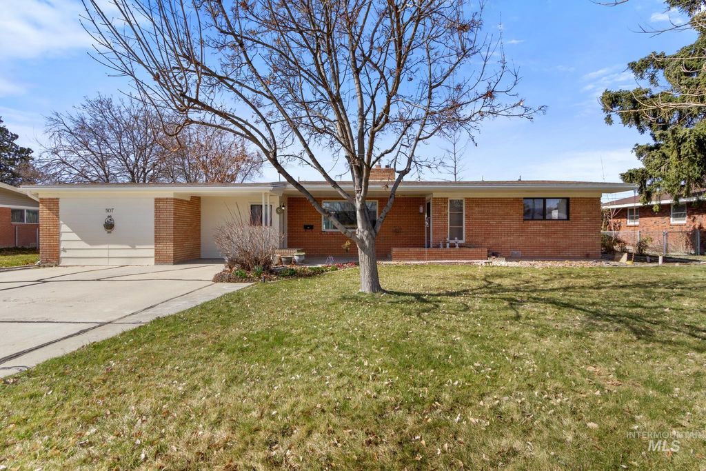 Photo of 507 S State St, Nampa, ID 83686 (MLS # 98977773)