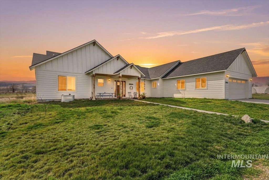 Photo of 8843 State Hwy 78, Marsing, ID 83639 (MLS # 98976314)