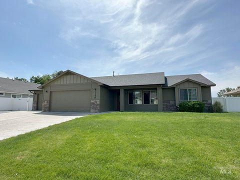 Photo of 1340 Jakes Drive, Ontario, OR 97914 (MLS # 98987735)